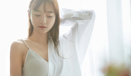 【都内個人セラピストNN】自らTバックをずらしてギンギンになった肉棒を下のお口へ！そのまま超気持ちいい騎乗位で中に大放出【メンズエステ体験Vol.230】